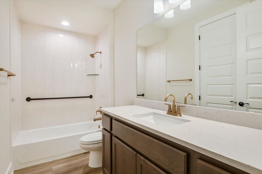 Representative furnished interior of a home built from the Avalon by Giddens Homes in Scofield Farms Estates, Georgetown (Image 133).