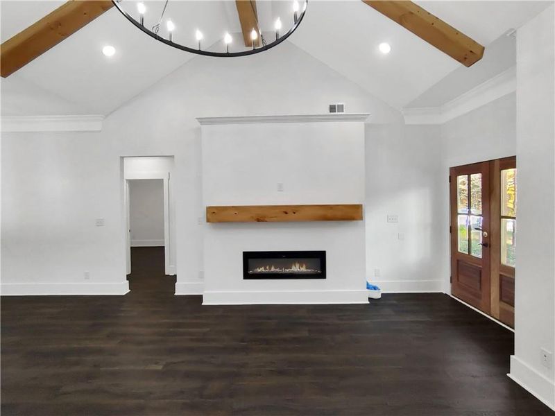 Spacious, unfurnished interior of a new home in , Gainesville (Image 12).