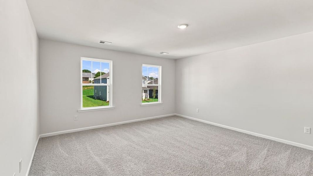 Spacious, unfurnished interior of a new home in Woodglen, Piedmont (Image 29).