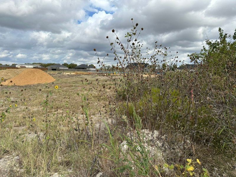 Natural landscape and outdoor views near Oak Valley in Oak Ridge (Image 4).