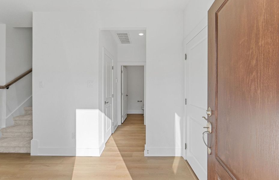 Spacious, unfurnished interior of a new home in Northpoint at Old Settlers, Round Rock (Image 16).