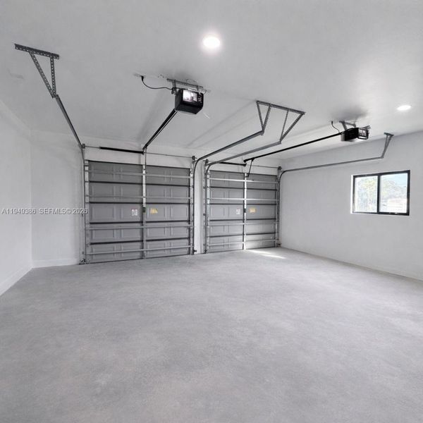 Spacious, unfurnished interior of a new home in , Naples (Image 11).