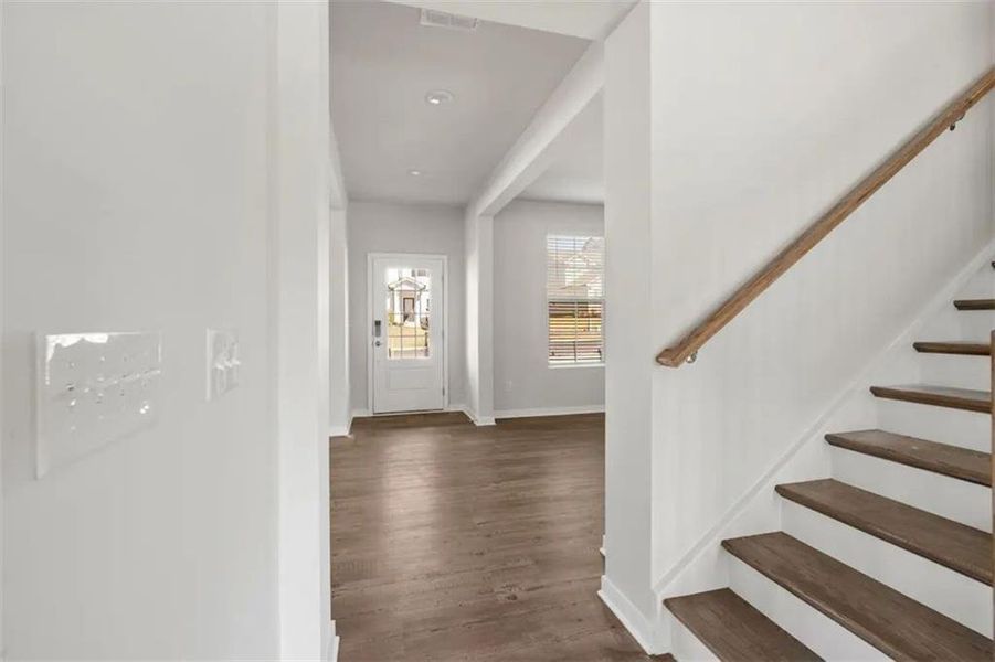 Spacious, unfurnished interior of a new home in Parkview Estates, South Fulton (Image 20).
