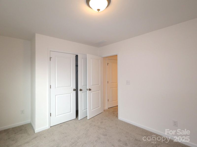 Secondary bedroom Secondary bedroom