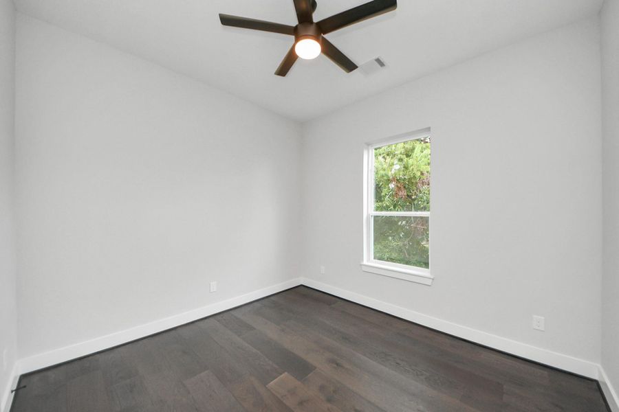 Spacious, unfurnished interior of a new home in , Houston (Image 28).