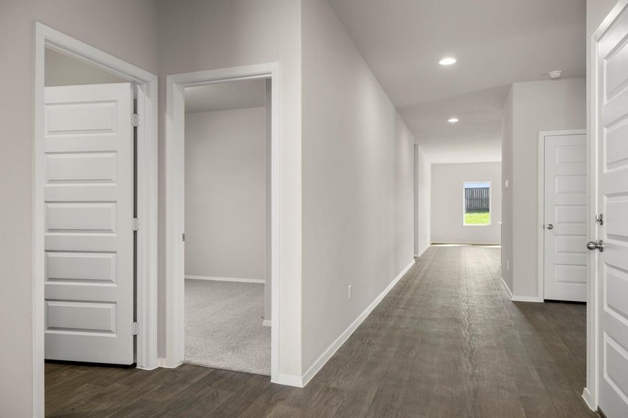 Spacious, unfurnished interior of a new home in Cloverleaf, Austin (Image 23).