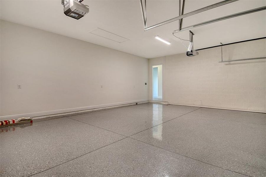 Spacious, unfurnished interior of a new home in , Venice (Image 41).