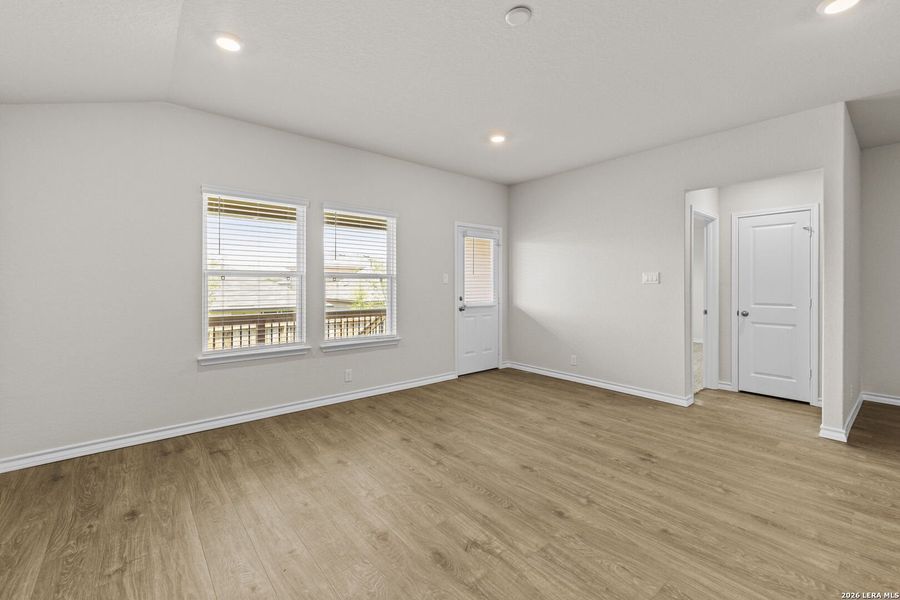 Spacious, unfurnished interior of a new home in Brookstone Creek, San Antonio (Image 22).
