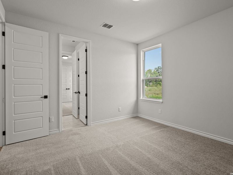 Spacious, unfurnished interior of a new home in Potranco Oaks, Castroville (Image 39).