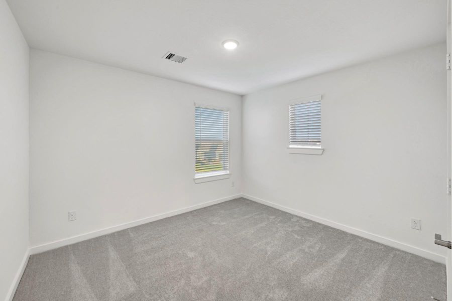 Spacious, unfurnished interior of a new home in Ambrose, La Marque (Image 21).
