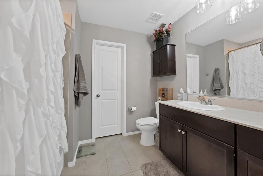 Furnished interior view inside a new home in Bridgewater: Cottage Collection, Princeton (Image 11). Furnished interior view inside a new home in Bridgewater: Cottage Collection, Princeton (Image 11).