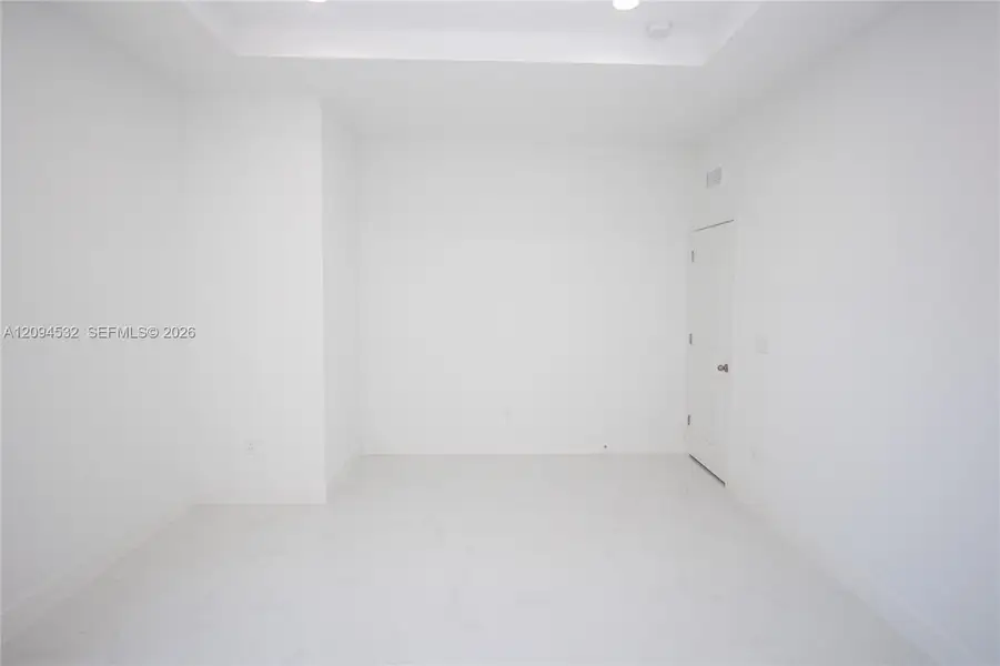 Spacious, unfurnished interior of a new home in , Lehigh Acres (Image 26).