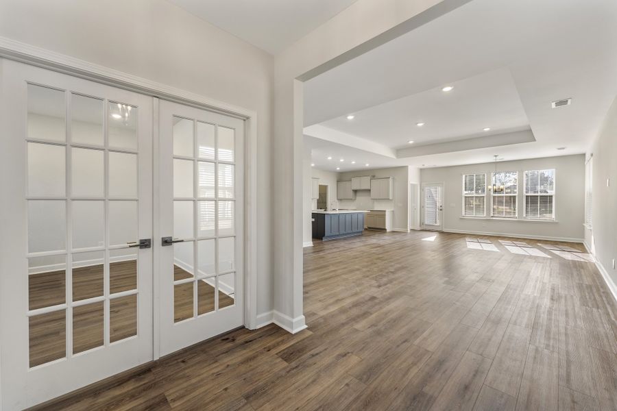 Spacious, unfurnished interior of a new home in Windsor Forest, Anderson (Image 13).