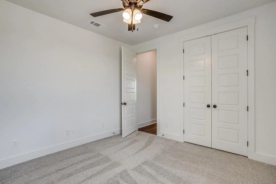 Representative unfurnished interior of a home built from the The Magnolia by Elmwood Custom Homes in Waterfall Ranch Estates, Waxahachie (Image 29).