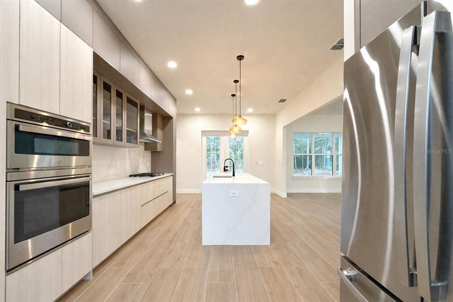 Furnished interior view inside a new home in , Dunnellon (Image 13).