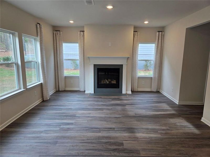 Spacious, unfurnished interior of a new home in , Dawsonville (Image 27).