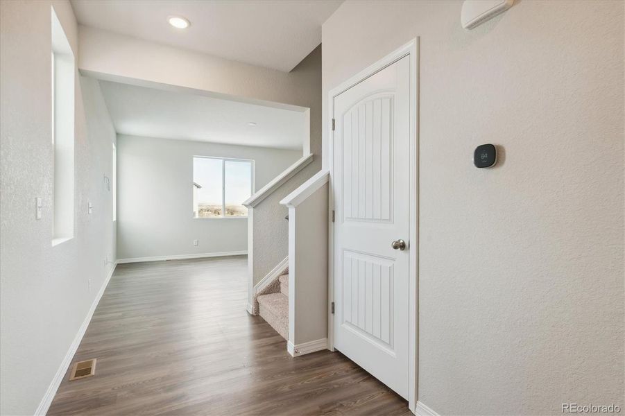 Spacious, unfurnished interior of a new home in Bradley Heights, Colorado Springs (Image 10).