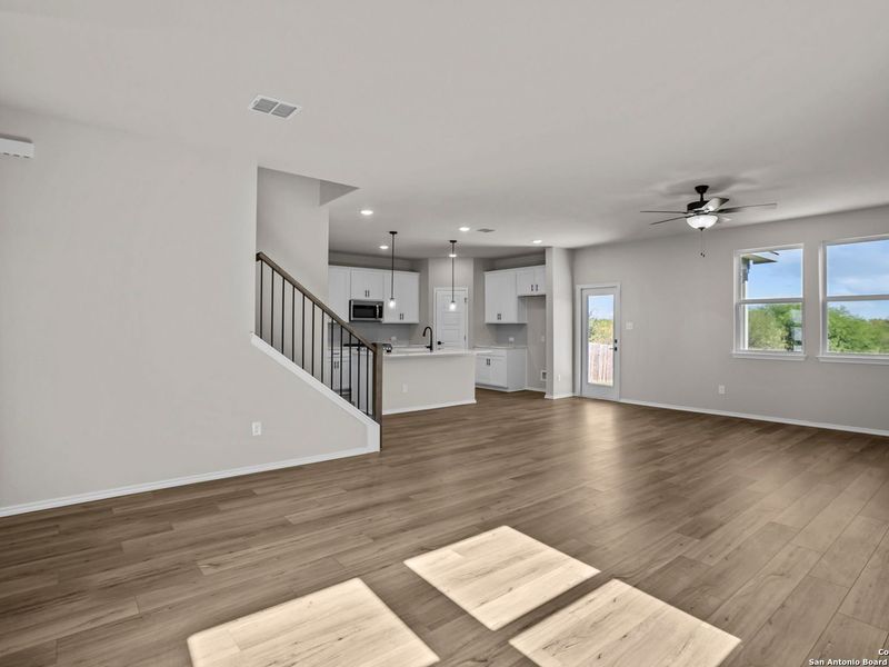 Spacious, unfurnished interior of a new home in Horizon Pointe, Converse (Image 16). Spacious, unfurnished interior of a new home in Horizon Pointe, Converse (Image 16).