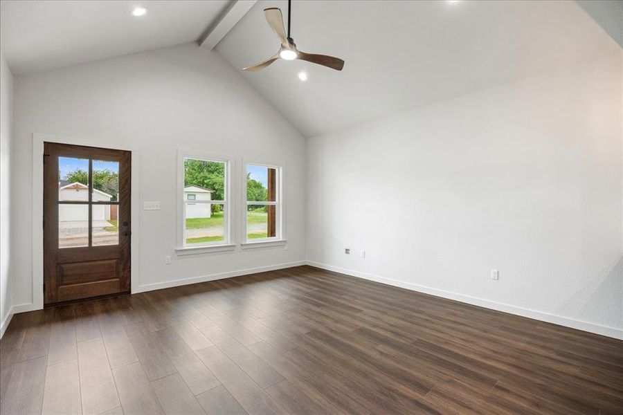 Spacious, unfurnished interior of a new home in , Granbury (Image 15). Spacious, unfurnished interior of a new home in , Granbury (Image 15).