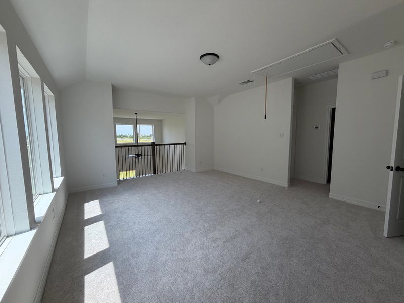 Spacious, unfurnished interior of a new home in Bergamo, Katy (Image 11).