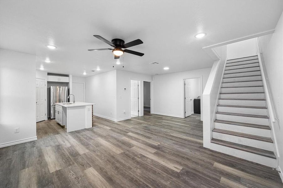 Spacious, unfurnished interior of a new home in , Corsicana (Image 12).