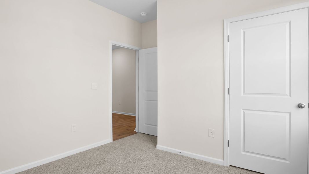 Spacious, unfurnished interior of a new home in Foxbank, Gray Court (Image 19).