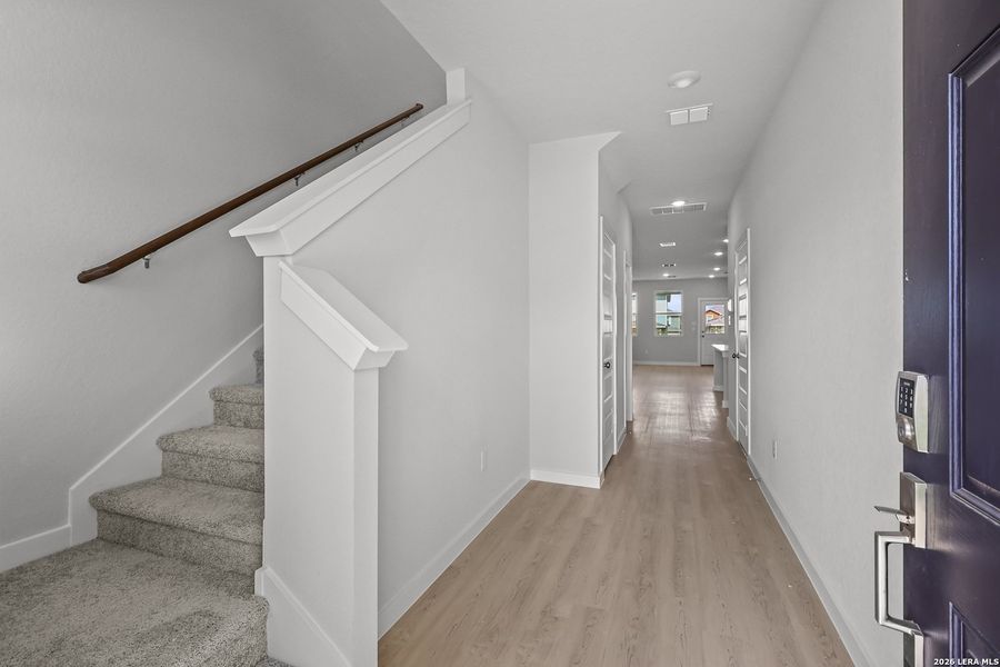 Spacious, unfurnished interior of a new home in Hacienda, San Antonio (Image 31). Spacious, unfurnished interior of a new home in Hacienda, San Antonio (Image 31).