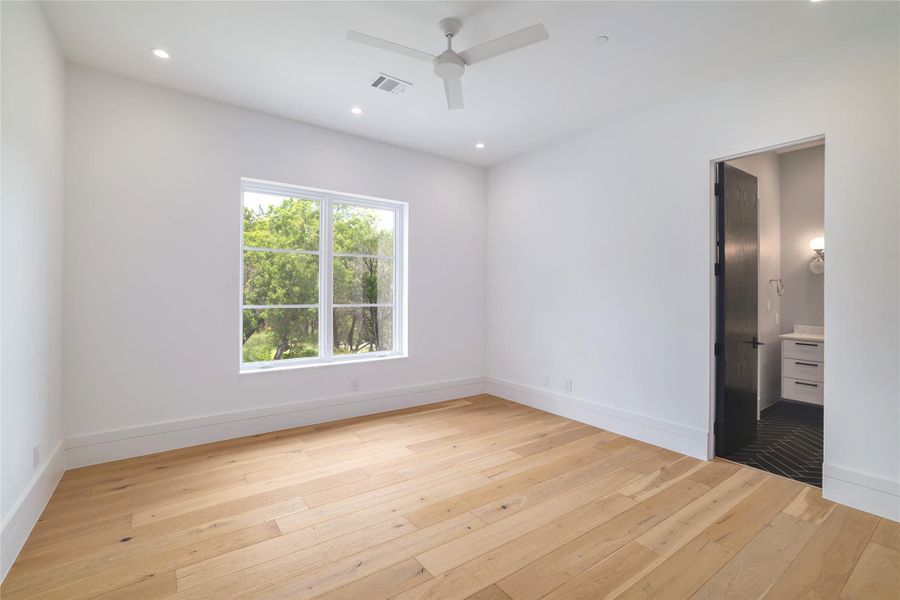 Spacious, unfurnished interior of a new home in , Austin (Image 11).