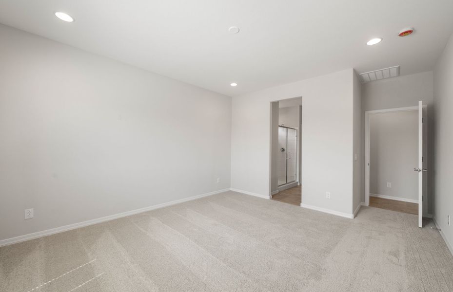Spacious, unfurnished interior of a new home in El Cidro, Goodyear (Image 16).