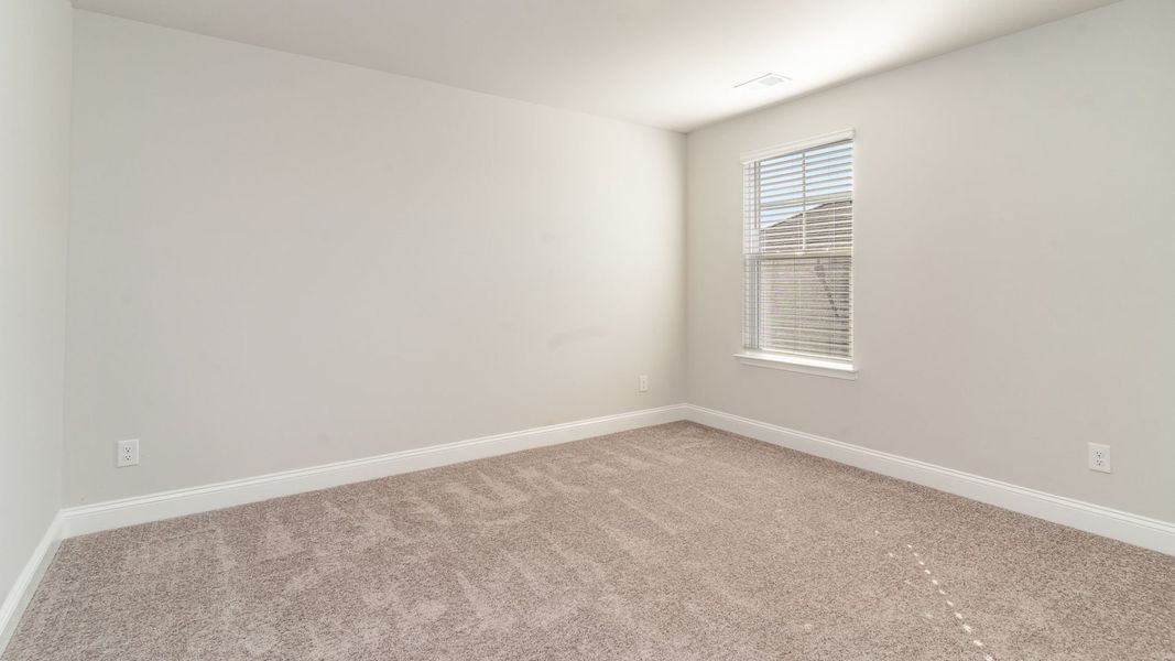 Spacious, unfurnished interior of a new home in Rolling Hills, Bolivia (Image 15).