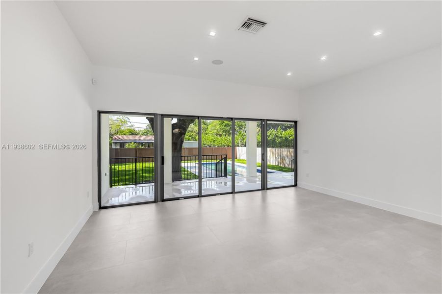 Spacious, unfurnished interior of a new home in , Biscayne Park (Image 40).