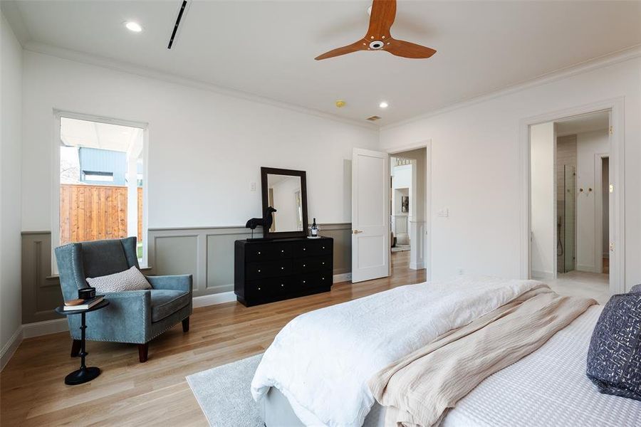 Furnished interior view inside a new home in , Dallas (Image 34).