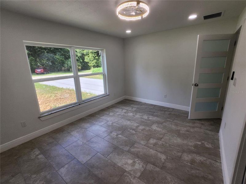 Spacious, unfurnished interior of a new home in , Summerfield (Image 16).