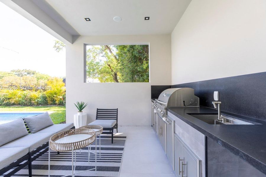 Exterior details and patio area of a home in , Miami (Image 27).