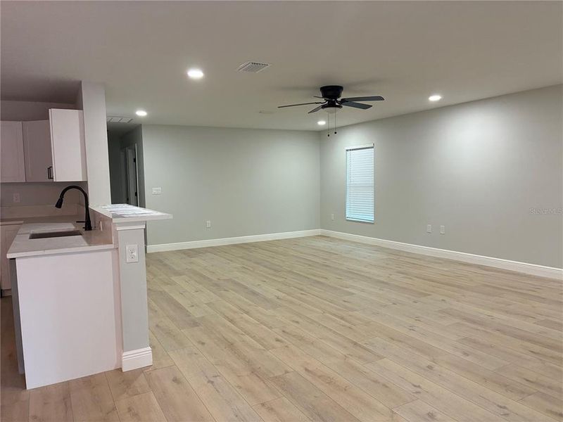 Spacious, unfurnished interior of a new home in , Wesley Chapel (Image 19).
