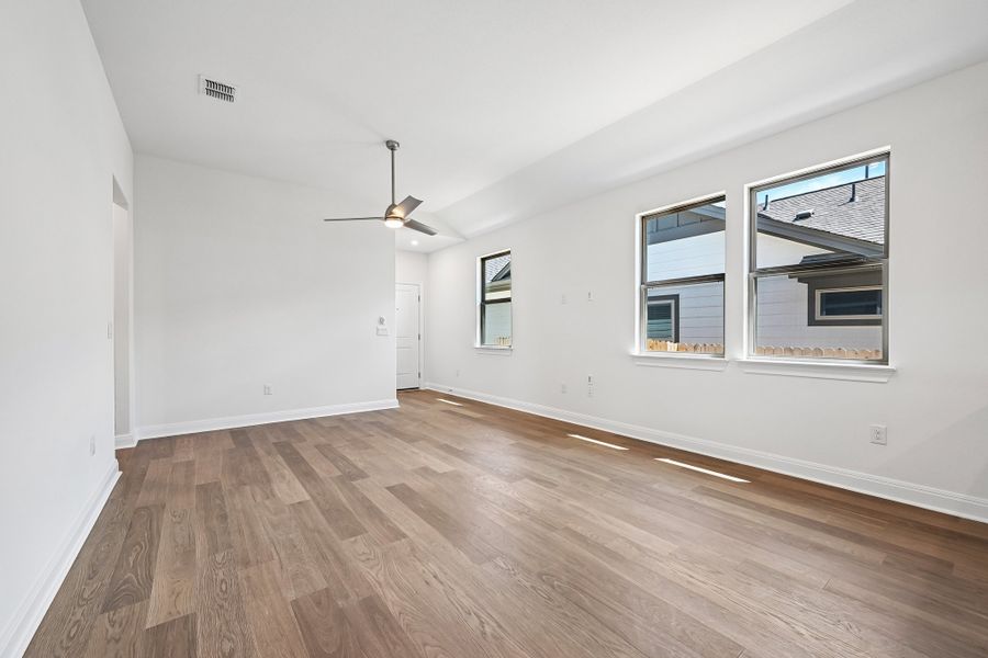 Spacious, unfurnished interior of a new home in Sage Hollow, Kyle (Image 10). Spacious, unfurnished interior of a new home in Sage Hollow, Kyle (Image 10).