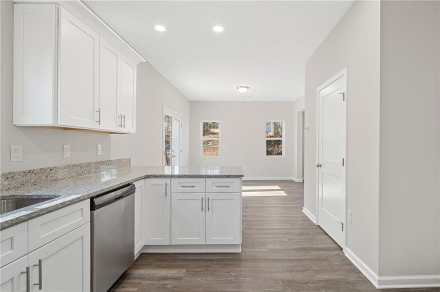 Furnished interior view inside a new home in , Temple (Image 9).