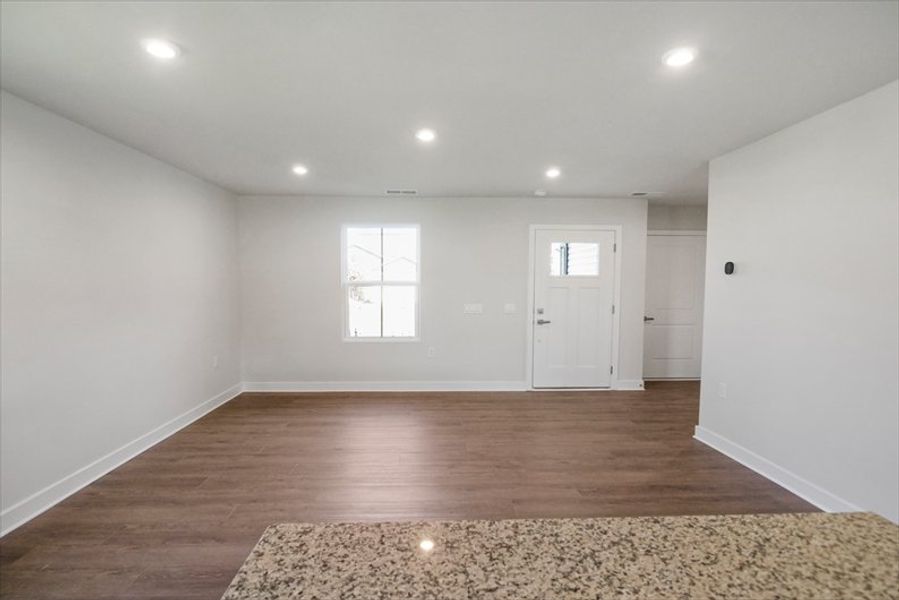 Spacious, unfurnished interior of a new home in Garrison Farms, Seneca (Image 10).
