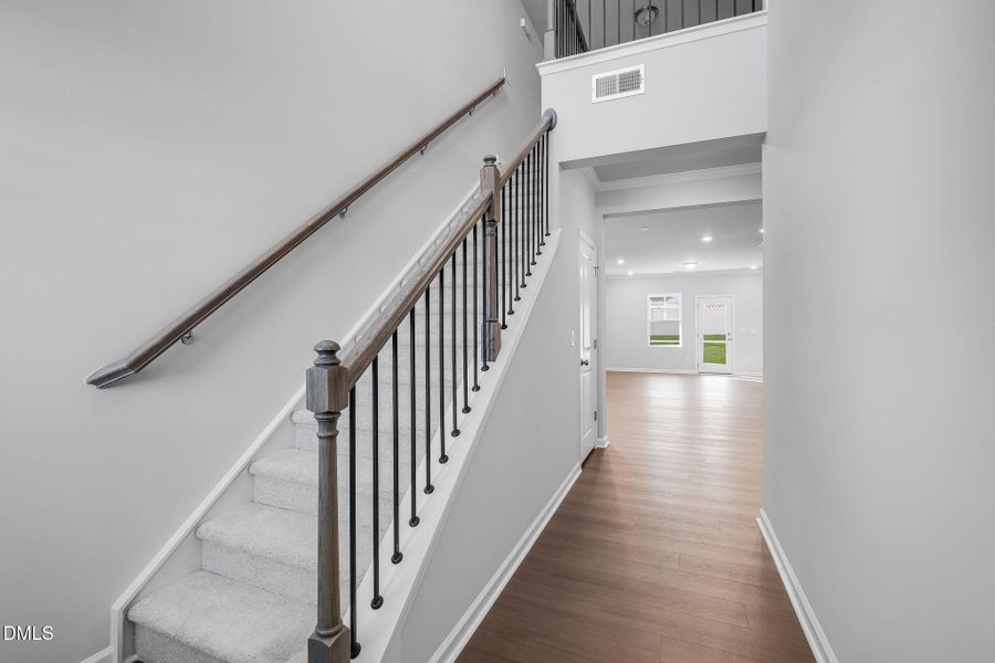 SUN_Sagecroft_Pic_Davidson_QMI_104_Foyer