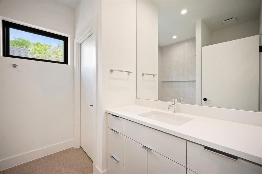 Furnished interior view inside a new home in , Dallas (Image 8).