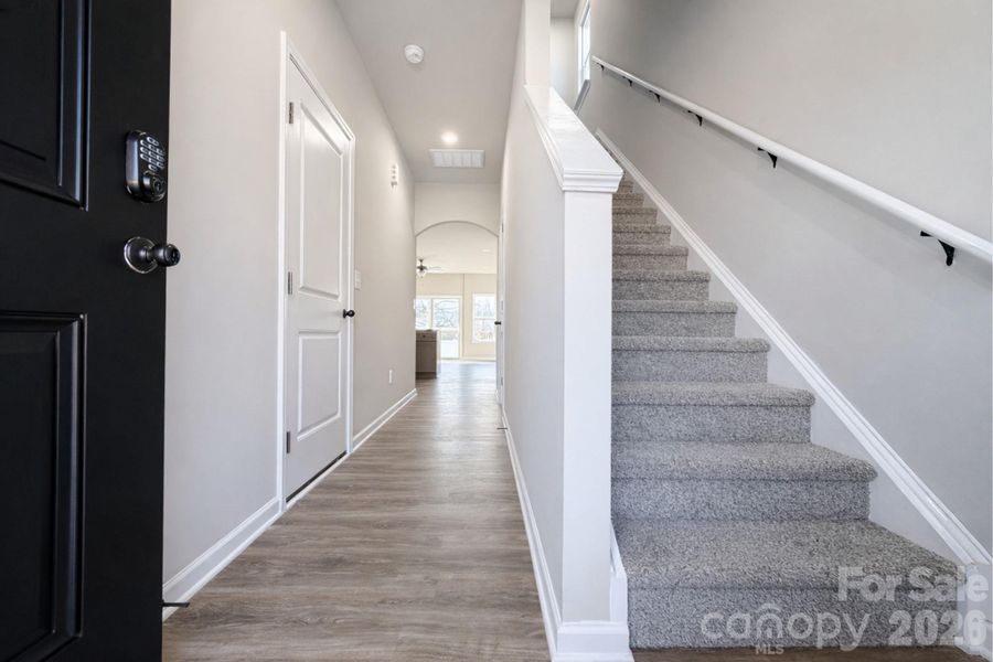 Spacious, unfurnished interior of a new home in , Charlotte (Image 9).