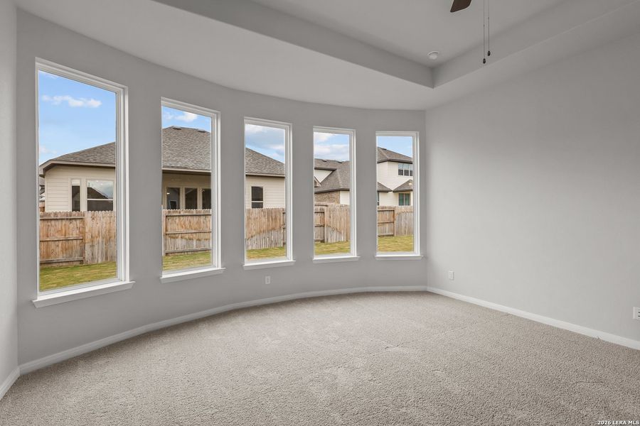 Spacious, unfurnished interior of a new home in Buffalo Crossing, Cibolo (Image 20).