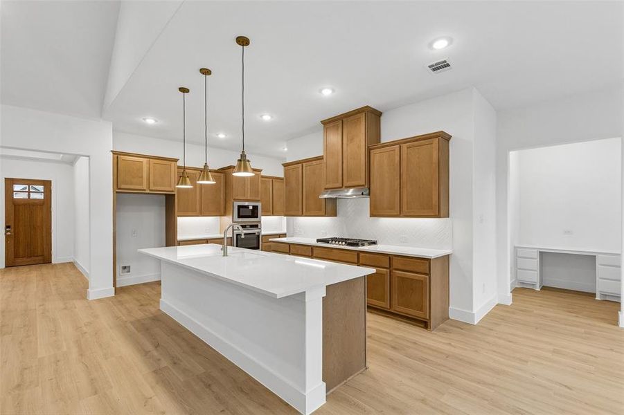 Furnished interior view inside a new home in Ellis Ranch Estates, Waxahachie (Image 13).