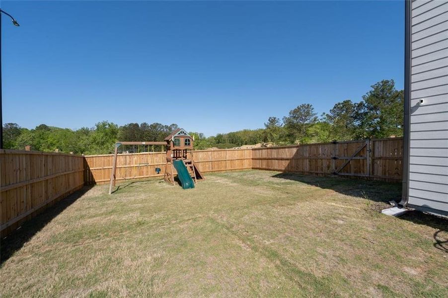 Exterior details and patio area of a home in , Dallas (Image 33).