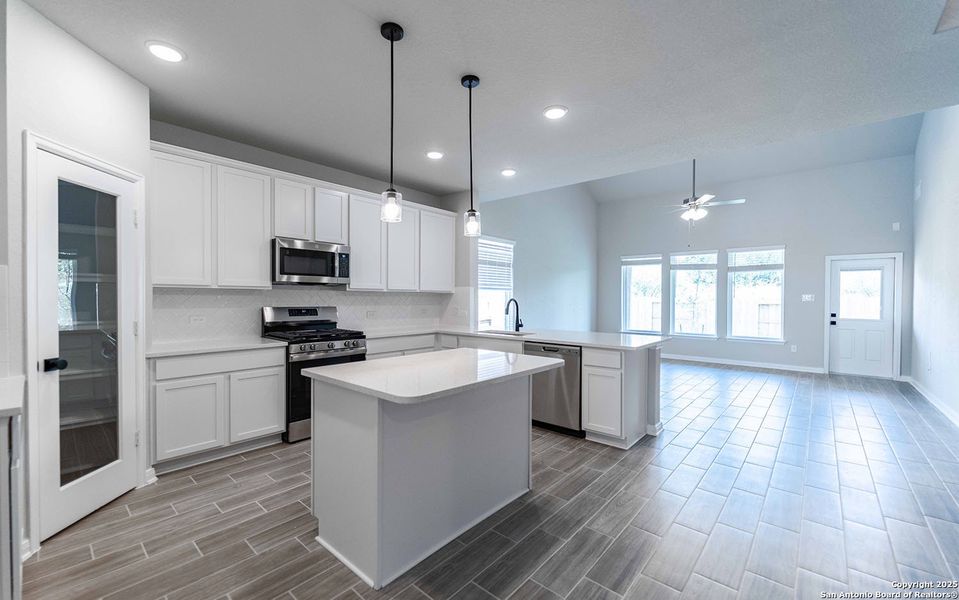 Furnished interior view inside a new home in Homestead, Schertz (Image 5).