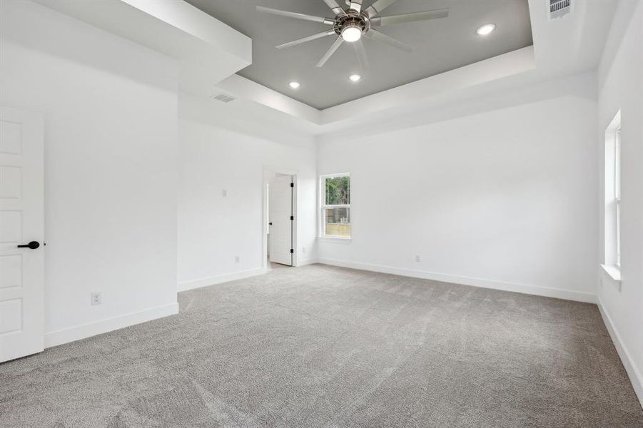 Spacious, unfurnished interior of a new home in , Dallas (Image 21).