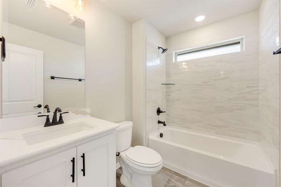 Furnished interior view inside a new home in Devonshire Classic 60-65, Forney (Image 18).