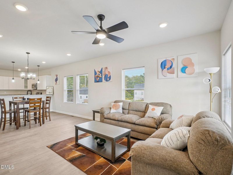 7-web-or-mls-W Old Glencoe Rd-S2409-007