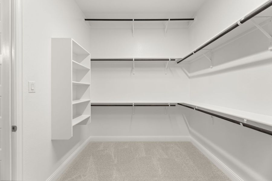 Spacious, unfurnished interior of a new home in River Ranch, Van Alstyne (Image 24).