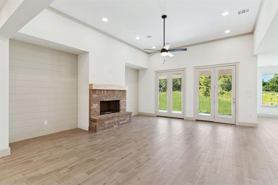 Spacious, unfurnished interior of a new home in Lucky Ridge, Boyd (Image 32).